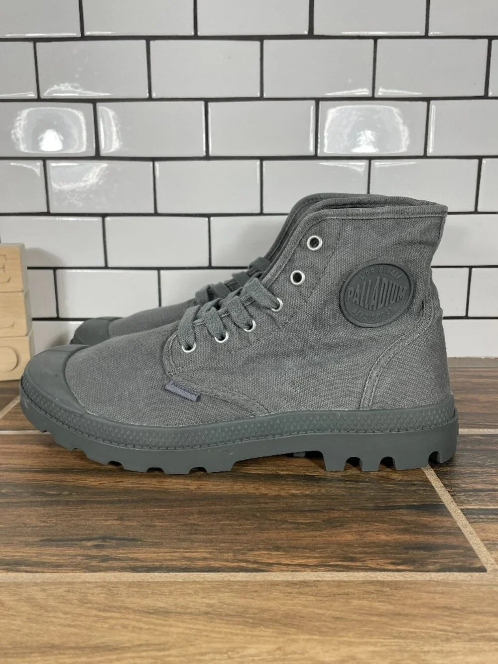 Palladium Pampa Hi Shoes Mens Size 9.5 Metal Gray Washed Canvas Combat Boots
